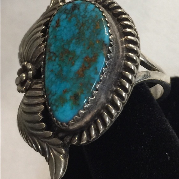 Vintage Sterling Native American Turquoise Ring - Picture 3 of 6